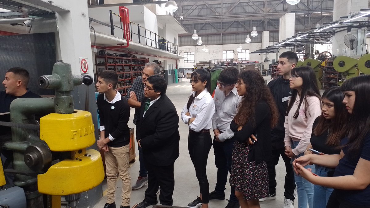 munimoron's tweet photo. Estudiantes de Escuelas Técnicas visitaron Plantas del Parque Industrial La Cantábrica 🏭
👉🏼 Las visitas guiadas fueron una de las actividades de la Expo #UIOtec, que se realizó el 19 y 20 de octubre. Estudiantes y Docentes pudieron recorrer las Industrias. https://t.co/iZu3zZMhiY