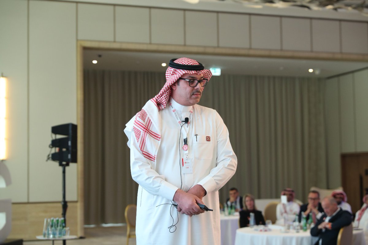 Rwaid2000's tweet photo. I was honoured to participate with the leaders of Dr Sulaiman AlHabib Medical Group @HMG in the annual strategic meeting in Dubai. https://t.co/YxaGDpU3Ax
