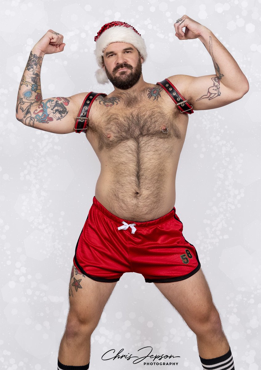 Spotlight on…

Dave The Bear

Couldn’t have Faraway returning to London without Dave could I? One of the original singers for Magic Faraway in 2008 before “The Bear” was born, he will be back this Christmas showcasing those impressive vocal
talents plus getting his bum out!