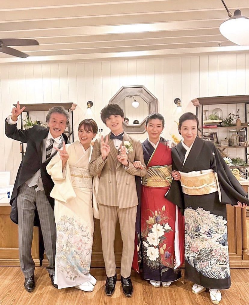 hananonhananon's tweet photo. かつての推し私よりしっかり幸せになってて草。
一生幸せに暮らしやがれクソ野郎この野郎。

そして実は垢消してなくて、2年ぶりのツイートしてしまった。ではさようなら https://t.co/mYHJFVwZAm
