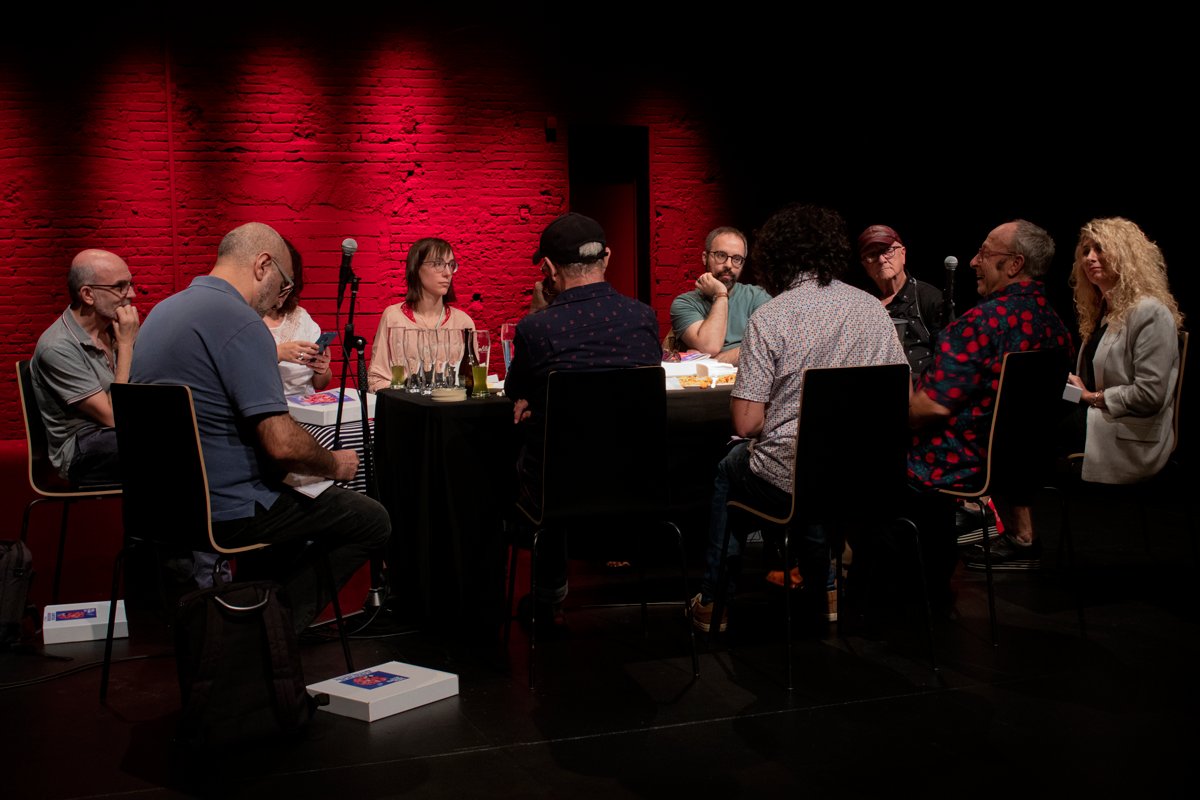 elTantarantana's tweet photo. El #TeatreTantarantana celebra 30 anys d’ençà que Julio Álvarez i Víctor Suáñez l'any 1992 van inaugurar el 3r teatre de proximitat de la ciutat de Barcelona. 

#30anysTantarantana #teatre #Fàbricadecreació https://t.co/ke1gjTgHil