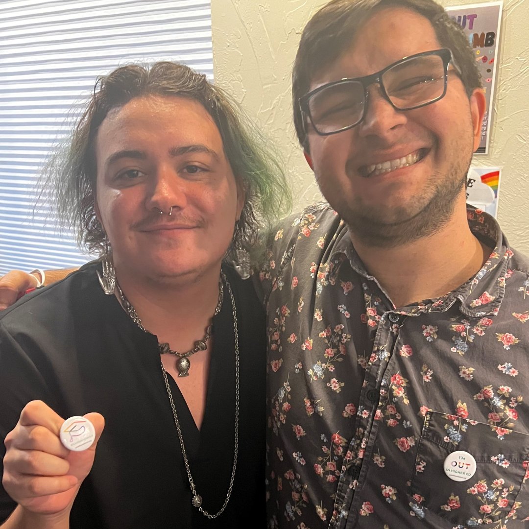 PointFoundation's tweet photo. 🌈The @UCF LGBTQ community is already sharing their #OutinHigherEd pride!🌈 Remember to register for this year’s Out in Higher Ed Week to receive resources for LGBTQ students on your campus: https://t.co/V0f5OIlTAv 
📷: Point Student Ambassador @JGamboaGil https://t.co/I35u1YZNxu