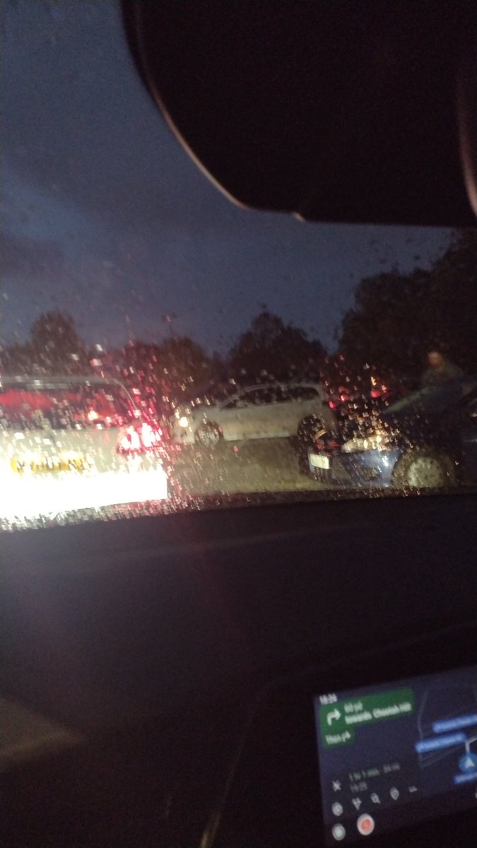 LEOttewell's tweet photo. @LEGOLANDWindsor been sitting in the car park queue not moving for 45minutes. Is there an issue? https://t.co/GzvFJcg191