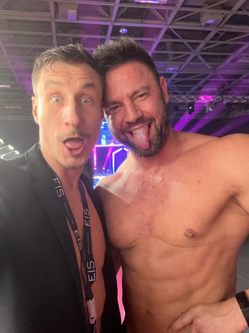 We are crazy and we love it #mruniverse https://t.co/J6uRb9byQp<a href="/tag/mruniverse"class="tags">#mruniverse</a>