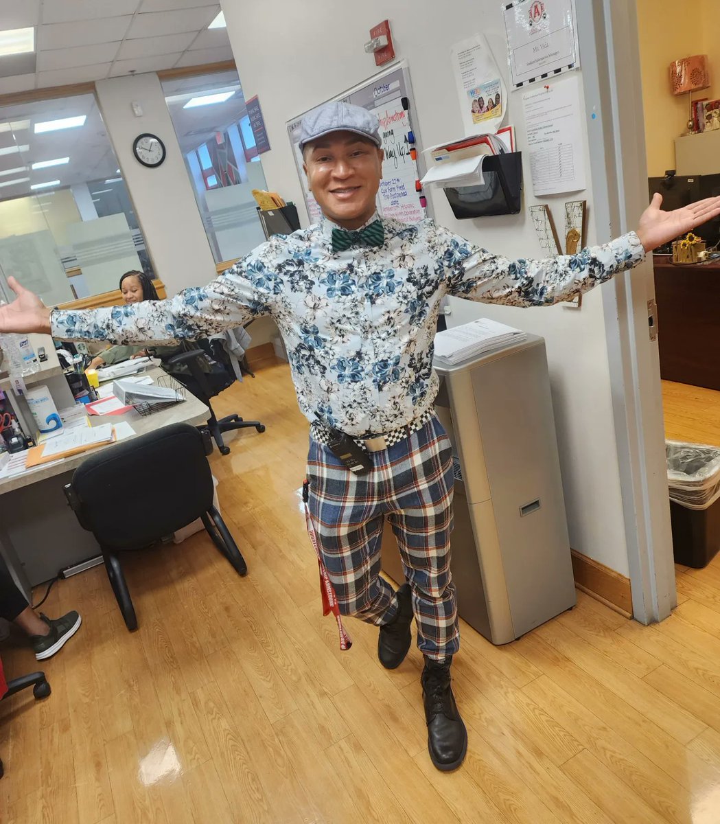 fpcsarmstrong's tweet photo. We think the Leadership and staff took #WackyTacky Day a little too seriously. #SpiritWeek #FallSpiritWeek #Armstrong #dccharterproud #fallfun https://t.co/EF8SAPneLv