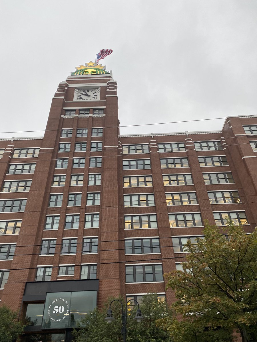 eringollhofer's tweet image. Back in Seattle for a week of work with the Foundation team and to support our #DMLE event! It’s dreary outside but the bldg is warm &amp;amp; friendly inside! @Starbucks