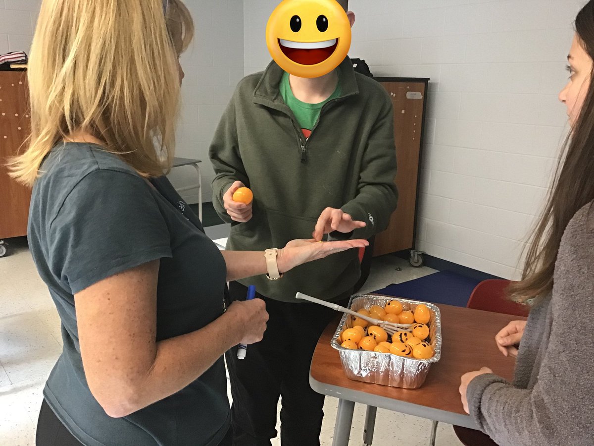 JLawSLP's tweet photo. LOOK at the letters we found digging for pumpkins! Phonological awareness with sensory fun 🎃
@NHREC__CFA #corevocabulary https://t.co/EonIbj7tn9