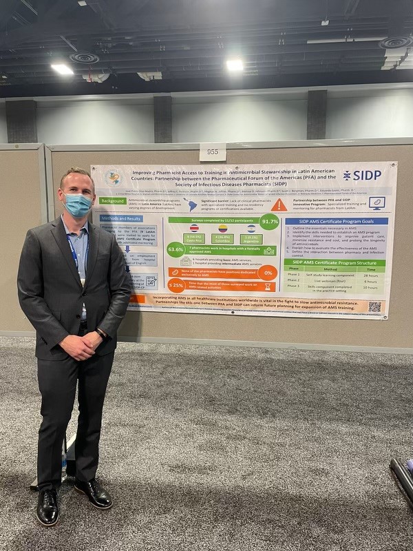 BrighamPharmacy's tweet photo. Congrats to @jeffpears0n and @davidwkubiak on their respective posters at #IDWeek22! 🦠👨‍💼🤩 #TwitteRx @IDWeek2022 https://t.co/kNKGQF0tCf