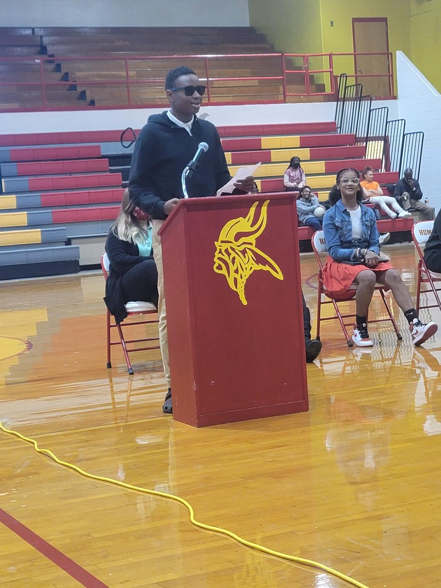 HumboldtSchools's tweet photo. Jr. High Class Officers candidates offered their speeches to their classmates last week! Good luck to all! #hcsvikings #onthemove #aces #ClassOfficers @janiceEpperson3 https://t.co/clqMaaVtIx
