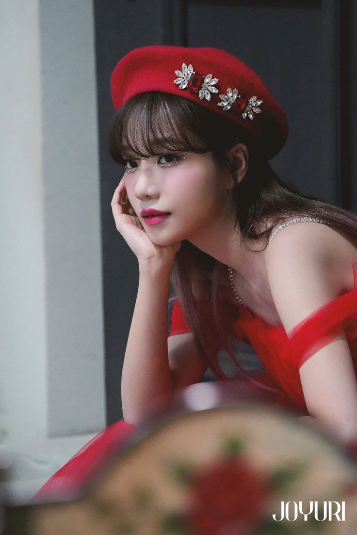 JoYuriBR's tweet photo. 📸 - 24.10.22 | Photoshot da YURI para a MelOn Magazine com os bastidores do MV de "Loveable": (1/4)

#조유리 #JOYURI #チョユリ #GLASSY https://t.co/09i1X7iY7f