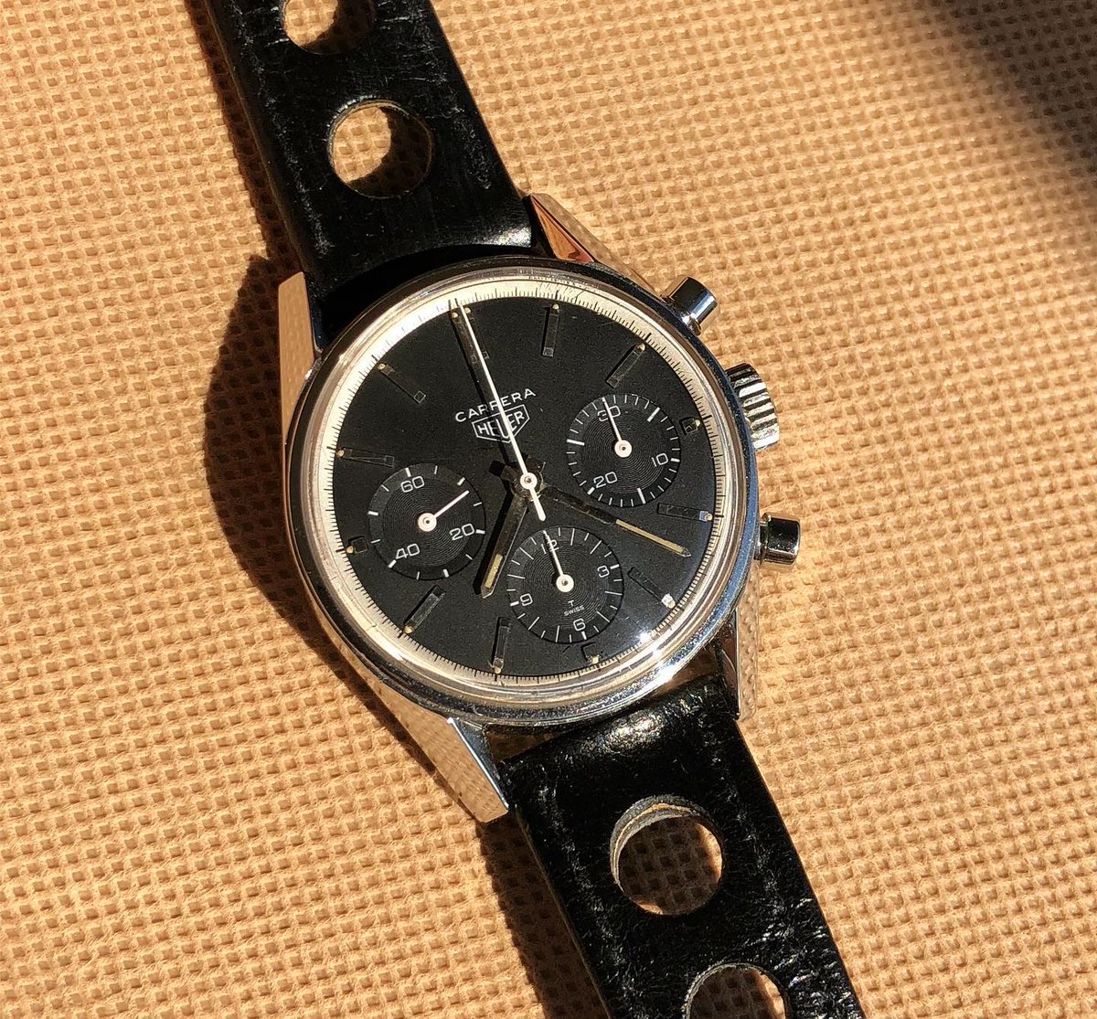 mikaruottinen's tweet photo. Heuer Carrera 2447N 1st execution ☀️
.
.
.
.
#vintageheuercarrera #vintageheuer
#heuer #heuervintage #heuercarrera #carrera
#2447 #2447N #firstexecution https://t.co/3Ch6O7eIN8