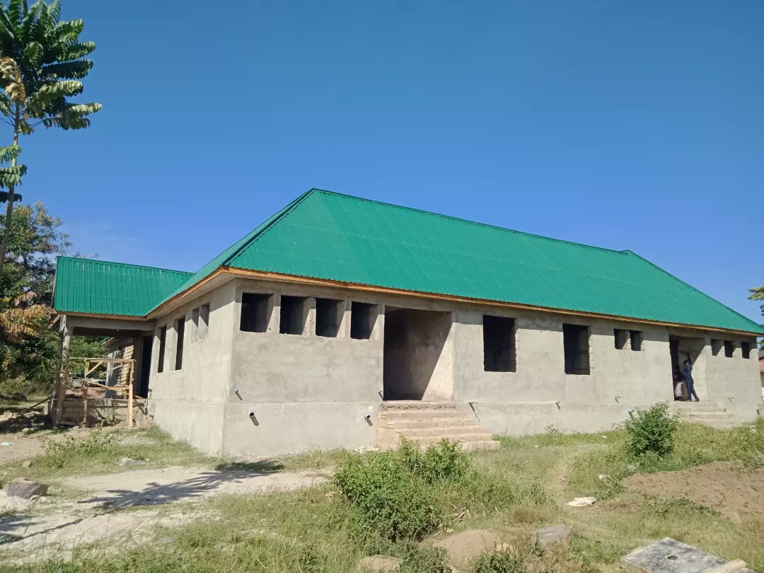 CHalmashauri's tweet photo. Kamati ya Fedha, Uongozi na Mipango ya Halmashauri leo imetembelea miradi mbalimbali inayotekelezwa na Halmashauri, Kamati hiyo imemwagiza Mkurugenzi Mtendaji wa Halmashauri kuhakikisha anakamilisha miradi yote ambayo haijakamilika ikiwemo mradi wa kituo cha Afya cha Katete https://t.co/UFrh0JelqP