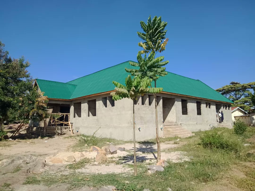 CHalmashauri's tweet photo. Kamati ya Fedha, Uongozi na Mipango ya Halmashauri leo imetembelea miradi mbalimbali inayotekelezwa na Halmashauri, Kamati hiyo imemwagiza Mkurugenzi Mtendaji wa Halmashauri kuhakikisha anakamilisha miradi yote ambayo haijakamilika ikiwemo mradi wa kituo cha Afya cha Katete https://t.co/UFrh0JelqP