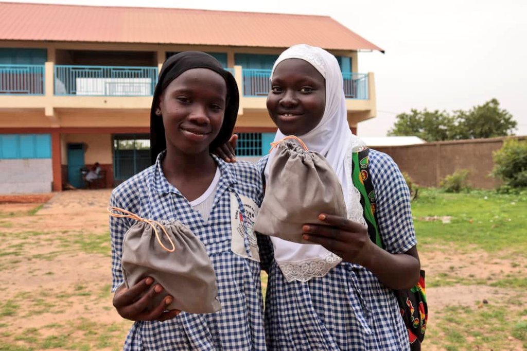 GirlsPrideGam's tweet photo. Providing eco-friendly sanitary pads for adolescent girls from low income families means given them the opportunity to stay in school, complete their education and achieve their dreams.
#EndPeriodPoverty
#Tree4Pads #SaveTheEnvironmentFromPlastics
@BalalPublic @caped_gambia https://t.co/DuqIcL3ko2