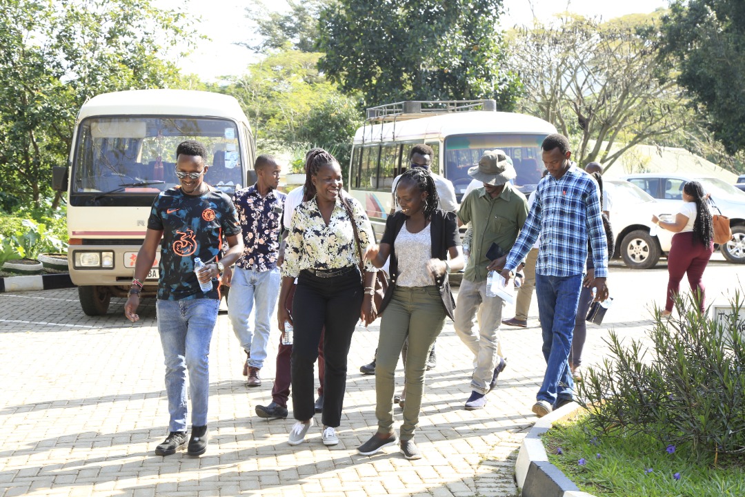 pelum_uganda's tweet photo. #YALTASummit2022  Day one 
Participants visiting Kulika Uganda Farms and Camelot Agroecology Farms in Wakiso today.
#AgroecologyWeek22 https://t.co/tZWk2voTnh