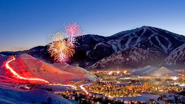 KnobHillInn's tweet photo. With the holidays around the corner, it's a perfect time for a Sun Valley getaway! Get into the festive spirit by booking your pre-holiday escape by November 20, 2022 and save 20% off our Best Flexible Rate for stays through December 19, 2022: https://t.co/5VVKDTXI44 https://t.co/Oyyslz4Ggs