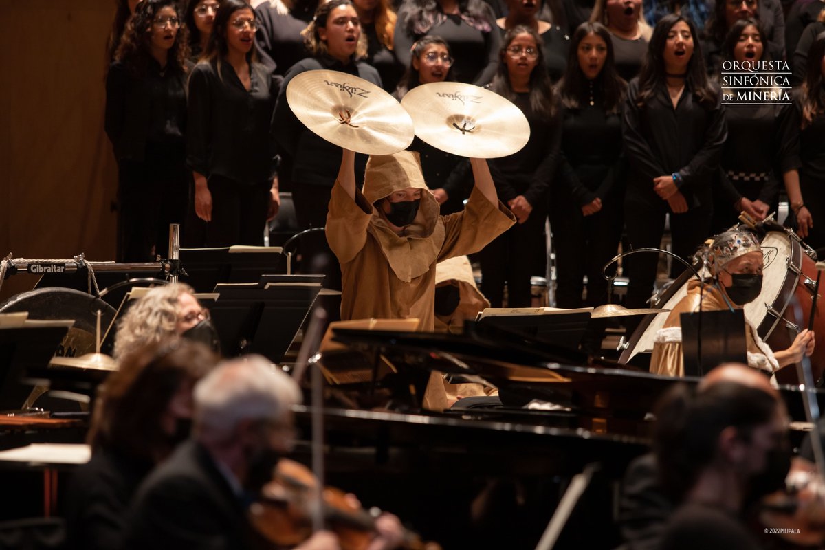 Esto ha sido un poco de lo que se vivió en nuestros conciertos de Carmina Burana en la Sala Nezahualcóyotl y en el Teatro Ángel y Tere Losada. 

¡Gracias por tanto cariño querido público! 

Les ❤️ mucho.