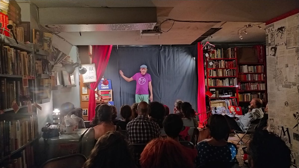 finosevilla's tweet photo. 🟣Anoche cerramos la XV edición del festival en el Teatro La Fundición. Toca descansar y luego continuar con funciones en librerías y colegios. Gracias por el apoyo a este sueño que cabalga sobre la palabra andante.
#finos2022 https://t.co/bOvAq4tU6T