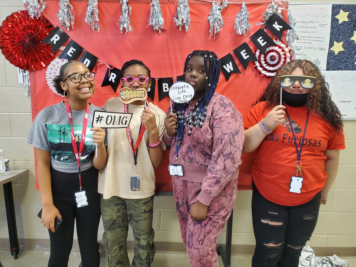 whit_farrell's tweet photo. @CSMS_Huskies kicking off #RedRibbonWeek with a fun photo booth at lunch today! ππ #CSMSRRW https://t.co/3WFYoHhqf3