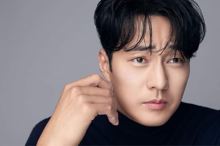 Hind255's tweet photo. [Update] 20102022 So Ji Sub  in the press promoting his movie "Confession " ( thanks to credit)
#소지섭 #SOJISUB
#영화 #자백 #제작보고회
#유민호 #10월26일 #개봉
#51K #51K스타그램 https://t.co/cJubPv9rzK