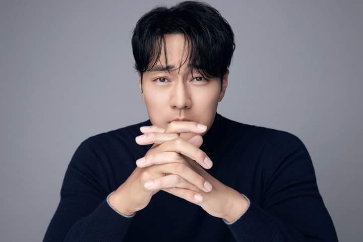 Hind255's tweet photo. [Update] 20102022 So Ji Sub  in the press promoting his movie "Confession " ( thanks to credit)
#소지섭 #SOJISUB
#영화 #자백 #제작보고회
#유민호 #10월26일 #개봉
#51K #51K스타그램 https://t.co/cJubPv9rzK