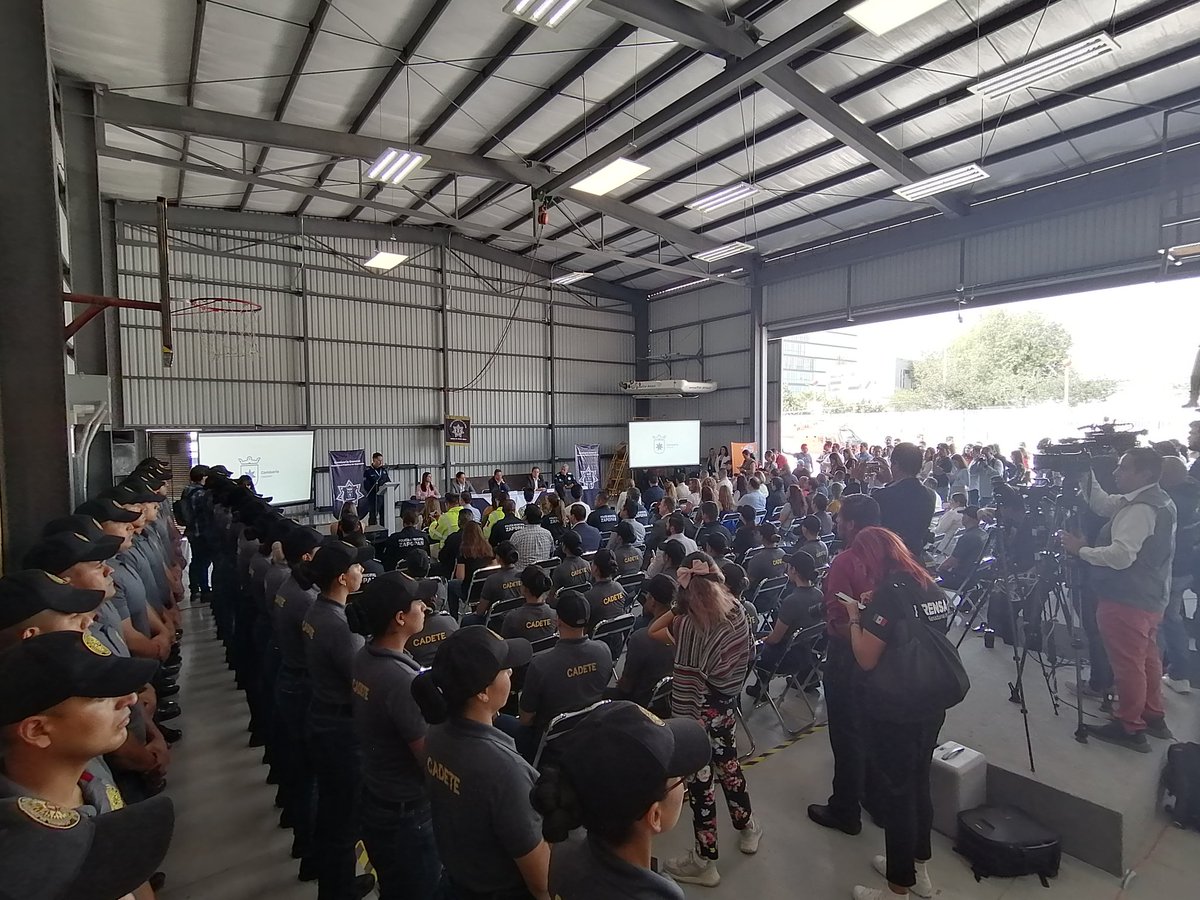 MxDroneFest's tweet photo. Lanza @ZapopanGob el #EscuaDRON como auxiliar a la policía del municipio en labores de seguridad. https://t.co/XdmziCsBwz
