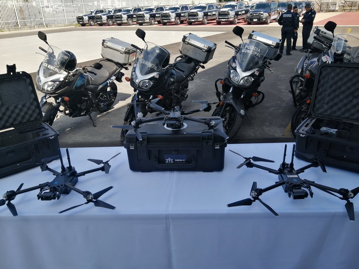 MxDroneFest's tweet photo. Lanza @ZapopanGob el #EscuaDRON como auxiliar a la policía del municipio en labores de seguridad. https://t.co/XdmziCsBwz