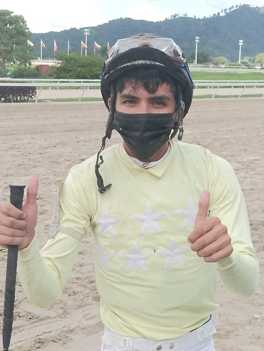 myrunningmate_'s tweet photo. Con la imagen del aprendiz tocayo les informamos que este martes a las 9 de la noche rifaremos 3 chaquetas por la red social “INSTAGRAM” (STUDAZATLANOFICIAL), celebrando el triunfo del gordito del STUD y por haber alcanzado la cantidad de 2 mil seguidores en tan corto tiempo !!! https://t.co/KT0m46L0Wc