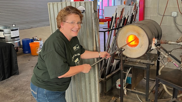 OhioAgriBiz's tweet photo. Last week our team visited @GlassAxis in downtown Columbus to try their hand at glass blowing Christmas ornaments and fall pumpkins. Fun was had by all! https://t.co/XxO3eJMNDP