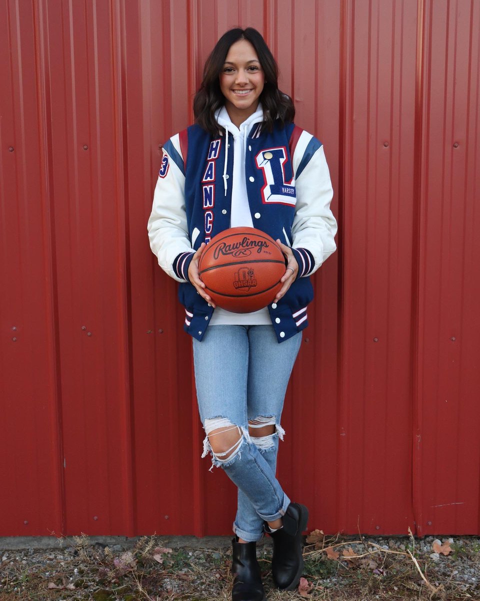 HanceLori's tweet photo. How is it possible that she is a Senior?! Soaking up every second! #itsgoingtoofast #lakehighschool #lakegirlsbasketball #proudtobeabluestreak https://t.co/Sq0PCc2Fq9