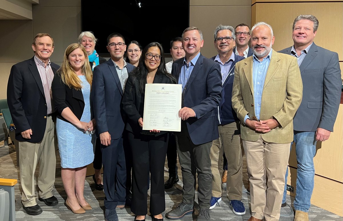 It's national Pro Bono Week! Judy Lin, KCBA's Pro Bono Director (center),accepts King County Council's annual Pro Bono Week Proclamation acknowledging the importance of volunteer lawyers in helping those who cannot afford legal representation.  #probono #npbw #KCBA #kingcounty