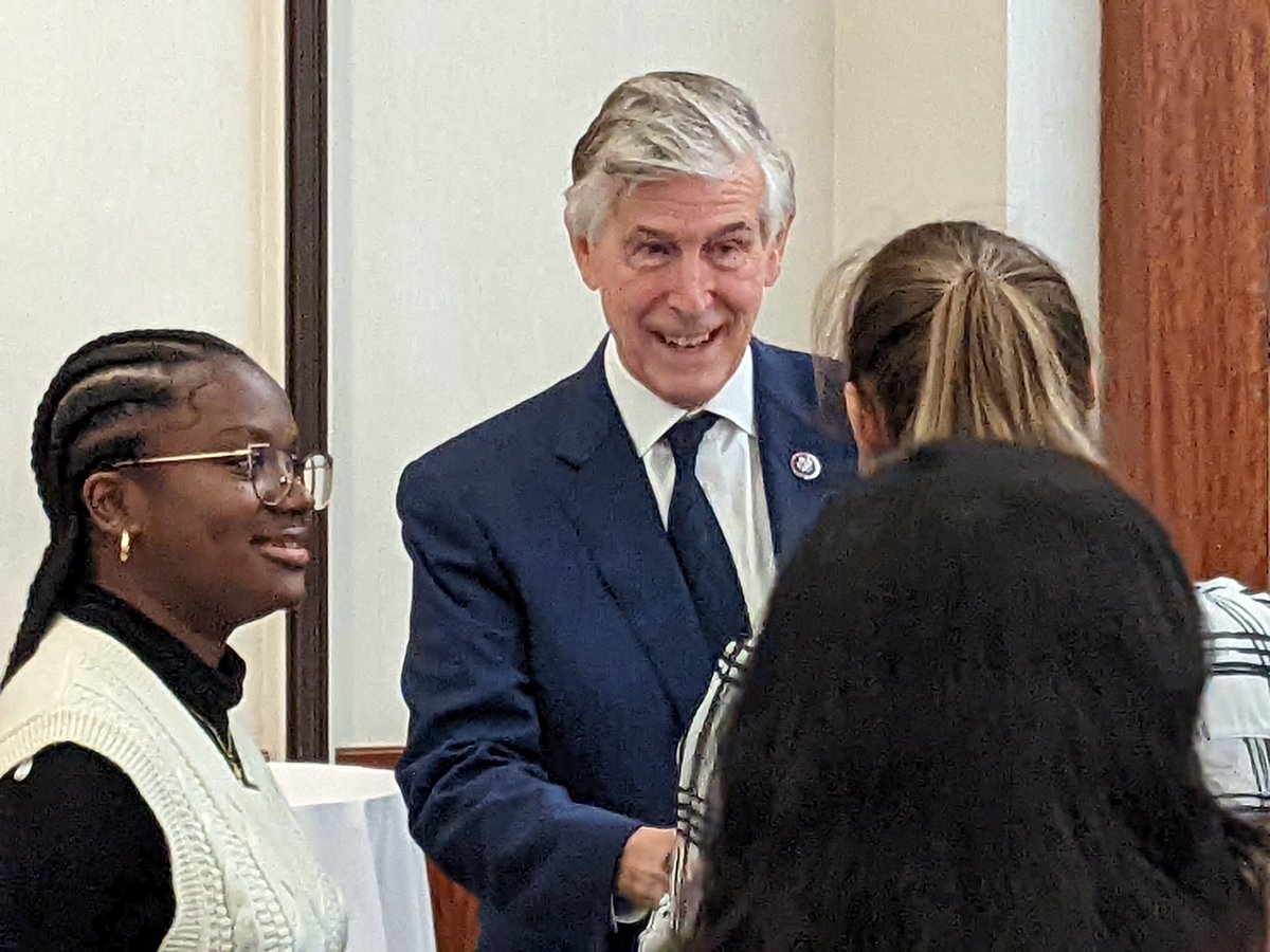 canfieldja23's tweet photo. Loving how Simmons students embrace STEM advocacy and have no fear talking to Rep.Don Beyer (VA 8th district)about the need for more undergraduate research funding. #CURSTR #simmonsuniversity @DonBeyerVA #Advocate @SimmonsAlumni https://t.co/IafVpBvlZj