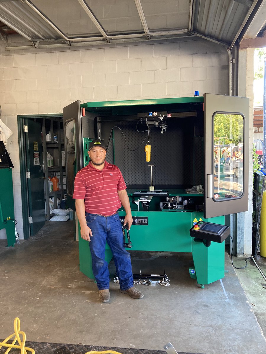 Thank you Bay Oaks Country Club for your recent purchase of a brand new set of Foley grinders!