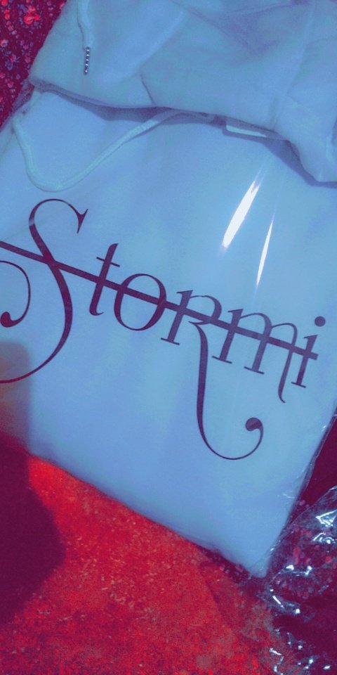 shugaXstormi's tweet photo. #Stormi is here 😝😜 DM for your order now 🤪 or watsapp
+256 758278959 ✌🏽🛍️ jumpers, t-shirts, sweater shirts, truck suits and more🛍️ 
#stun🛍️
#resturn🛍️ https://t.co/CCHjssFdVE