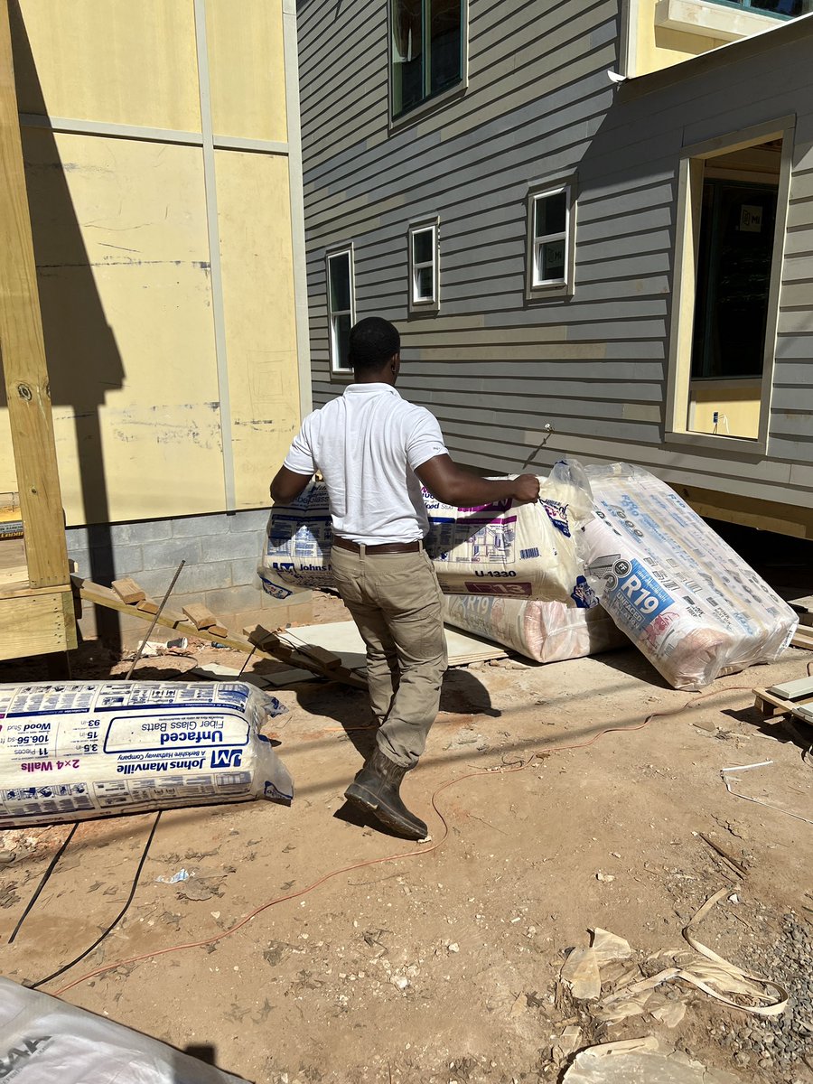 k_nathan_'s tweet photo. Day on the job 🔨#blackbuilder #realestate https://t.co/YHYTVwQ4DE