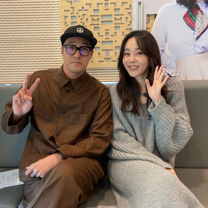 Hind255's tweet photo. [Update] 18102022 So Ji Sub  in SBS radio promoting his movie "Confession " ( thanks to credit)
#소지섭 #SOJISUB
#영화 #자백 #제작보고회
#유민호 #10월26일 #개봉
#51K #51K스타그램 https://t.co/fMzrqJdyUh