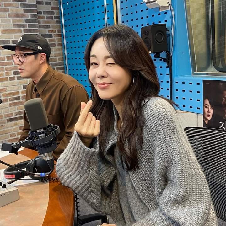 Hind255's tweet photo. [Update] 18102022 So Ji Sub  in SBS radio promoting his movie "Confession " ( thanks to credit)
#소지섭 #SOJISUB
#영화 #자백 #제작보고회
#유민호 #10월26일 #개봉
#51K #51K스타그램 https://t.co/fMzrqJdyUh