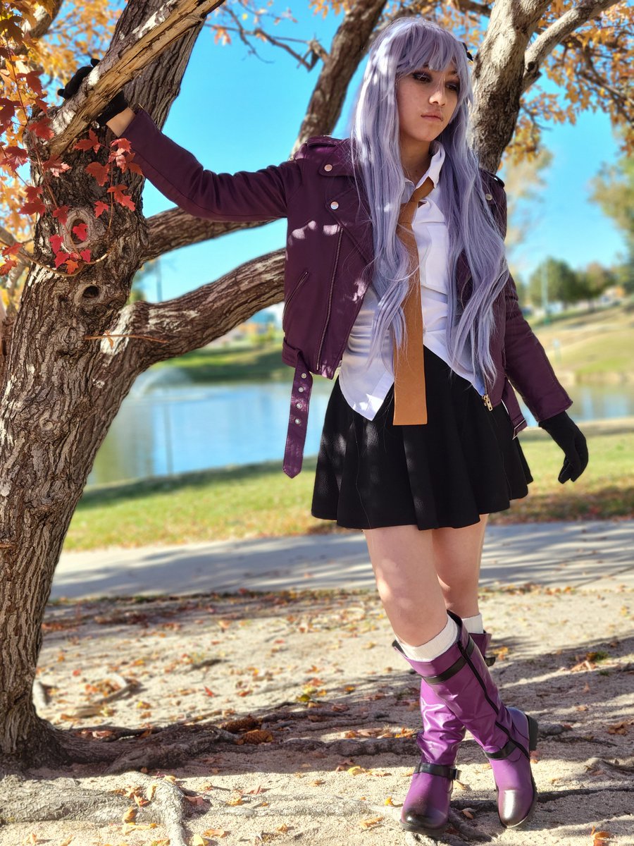 kellyiamcreate's tweet photo. I did a Kyoko Kirigiri cosplay for Halloween here's some pictures and me putting it on.
https://t.co/rEgZfAN7x4 https://t.co/MFSelbh8ky
