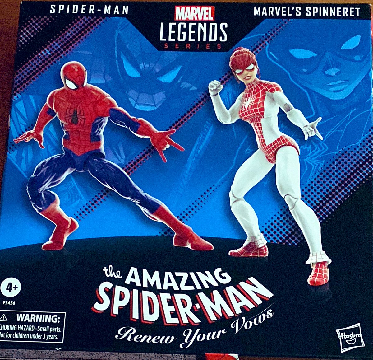 OolaFanForever's tweet image. Here’s something I never thought I would own …#MarvelLegends #SpiderMan &amp;amp; #Spinneret, the two pack. Who didn’t grow up loving #PeterParker &amp;amp; #MaryJaneWatson? I’m so happy to own this set. A classic Spider-Man, finally!!
❤️🙏🕷🕸