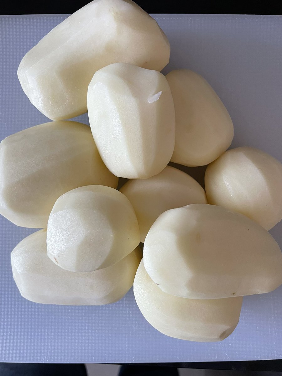 #potatoes for tea!! Why not huh?! Full of potassium, energy and only take a few mins to boil! Who doesn’t love the #potato ?! 🥔🥔🥔