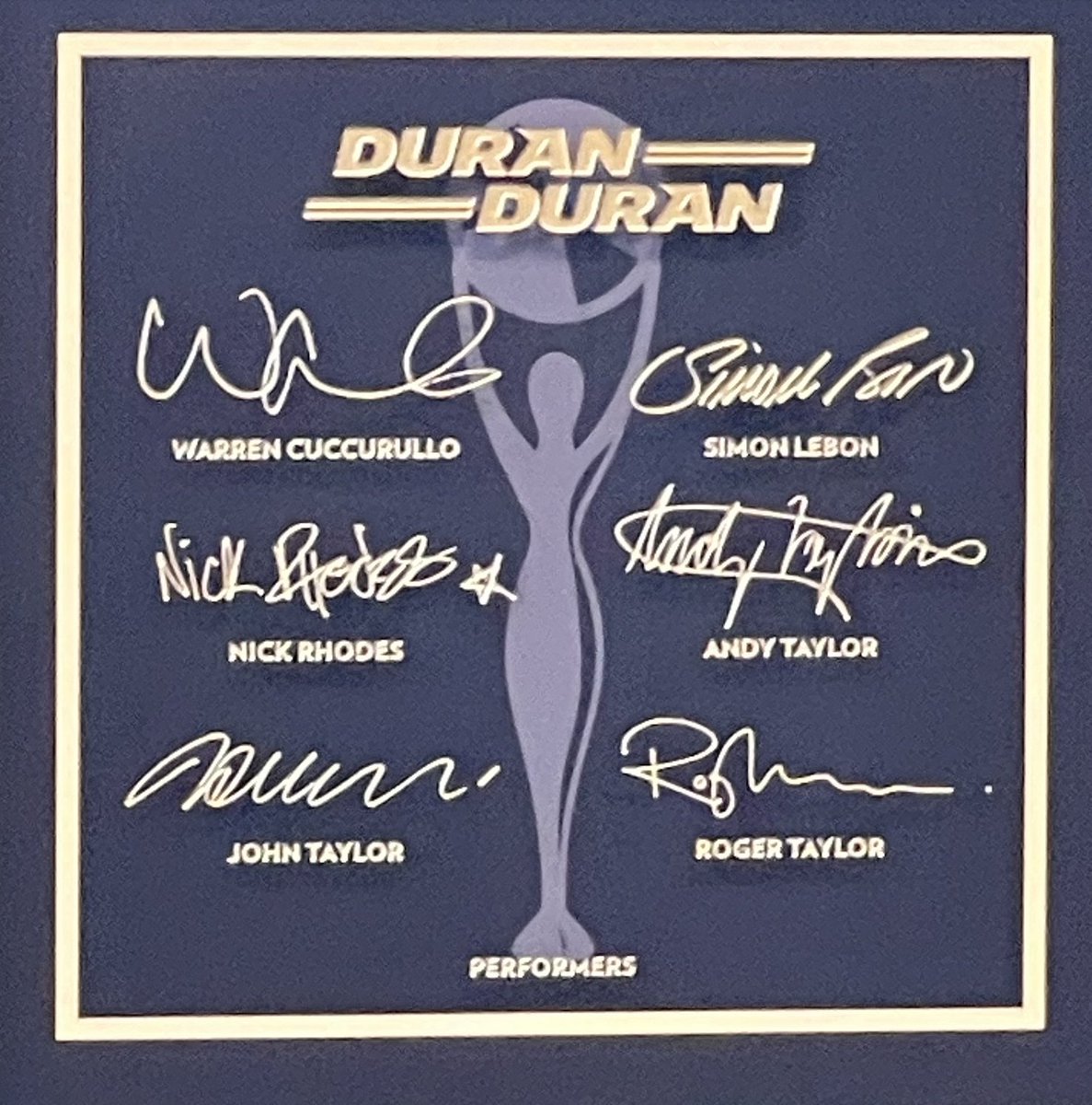 duranduran's tweet photo. The 2022 inductee signature panel is up at the @rockhall on Level 3, the Hall of Fame floor! It's open to the public during Rock Hall hours, just need to pay admission to get in. Thank you to @anniezaleski for the photo capture! https://t.co/D5yi3XMtgv