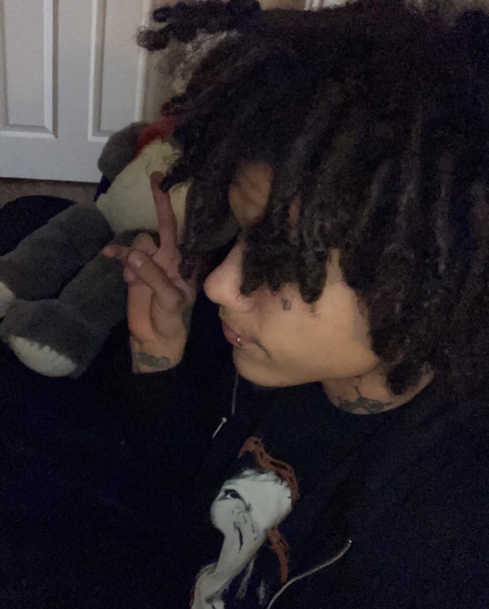 devonhardyy3's tweet photo. life is crazy but fuck it we ball https://t.co/xEXCE6DwDf