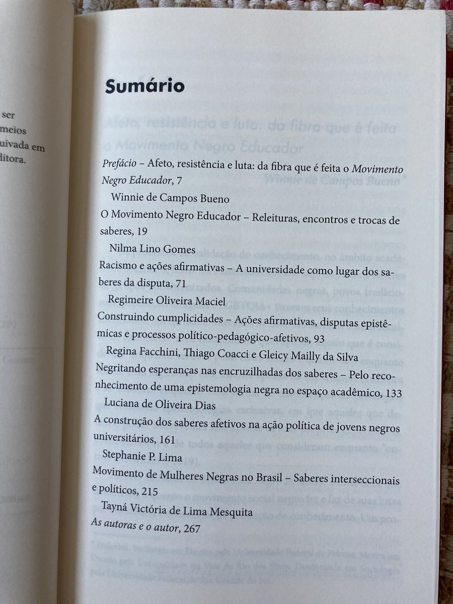Coacci's tweet photo. Tá pronto! Acabou de sair o Saberes das lutas do movimento negro educador, novo livro da Nilma Lino Gomes. O livro é uma coletânea de textos que homenageam a Nilma, diversas autoras que a partir de suas pesquisas dialogam de algum modo com a obra da Nilma. https://t.co/8lESYTZh6O