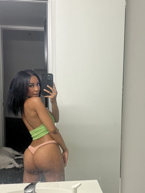 Available to make you cum! ♡  I offer the services listed below + more.   &bull; nudes + xxx videos  &bull; ft/skype