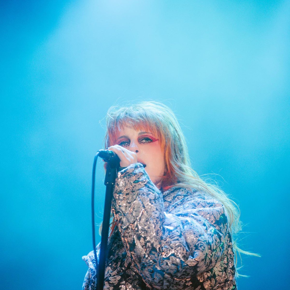 WWWYFest's tweet photo. NOT PARAMORE OPENING THEIR SET WITH “ALL I WANTED” LAST NIGHT… I MELTED. 🖤🤯 https://t.co/6fb9DHKZnP
