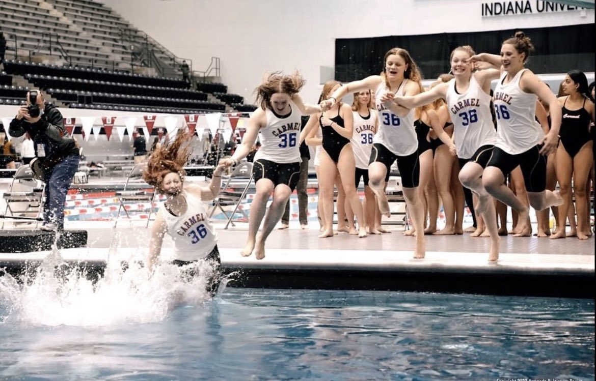 SwimDiveCHS's tweet photo. Happy first day of high school season greyhounds!! Let’s go get 37! 💙💛 https://t.co/mTVwhfZlZS