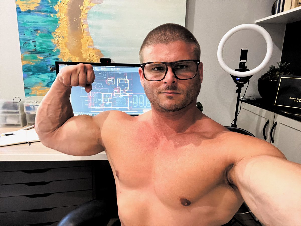 JoshuaFlex86's tweet photo. Meet me at the water cooler π #CoworkerFlex #NerdMuscle https://t.co/scj2qO3Tpf