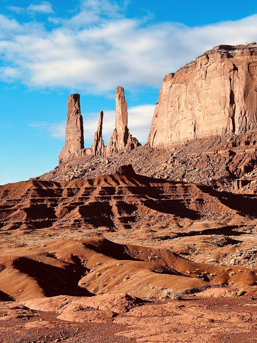 A little fresh snow the night before and a chilly morning but Monument Valley was beautiful!
.
.
#monumentvalley #arizona #utah #usa #roadtrip #travel #navajo #monumentvalleynavajotribalpark #travelphotography #landscape #landscapephotography #nature #arizonahiking #goparks