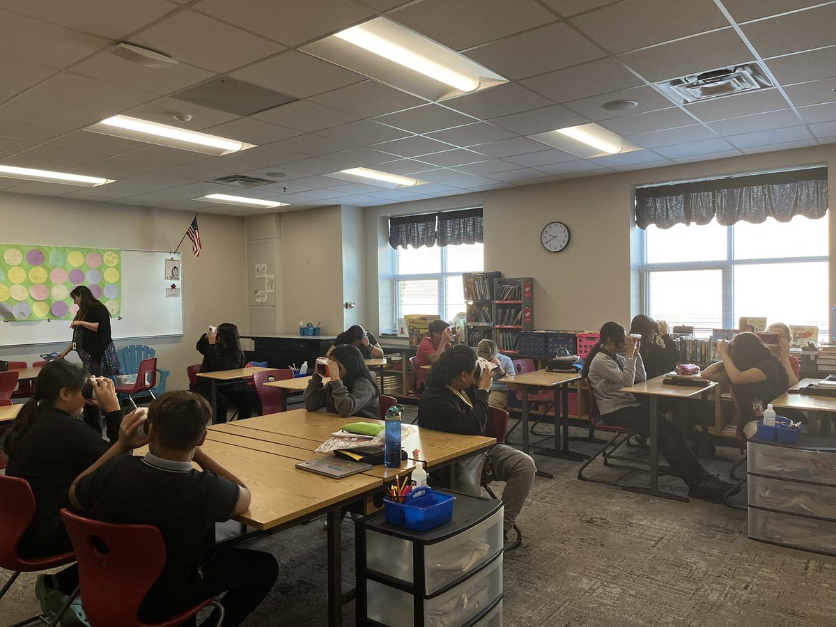 smsMrsJohnson's tweet photo. Our 1st day of #GRAThirst was a success! Virtual tour of Mumbai, India. Map of participants, book talk and author video. Lots of excitement from my students! @varshabajaj #LoveBeingACardinal Thank you, @jenchancecook! https://t.co/PLJBgZtMZX