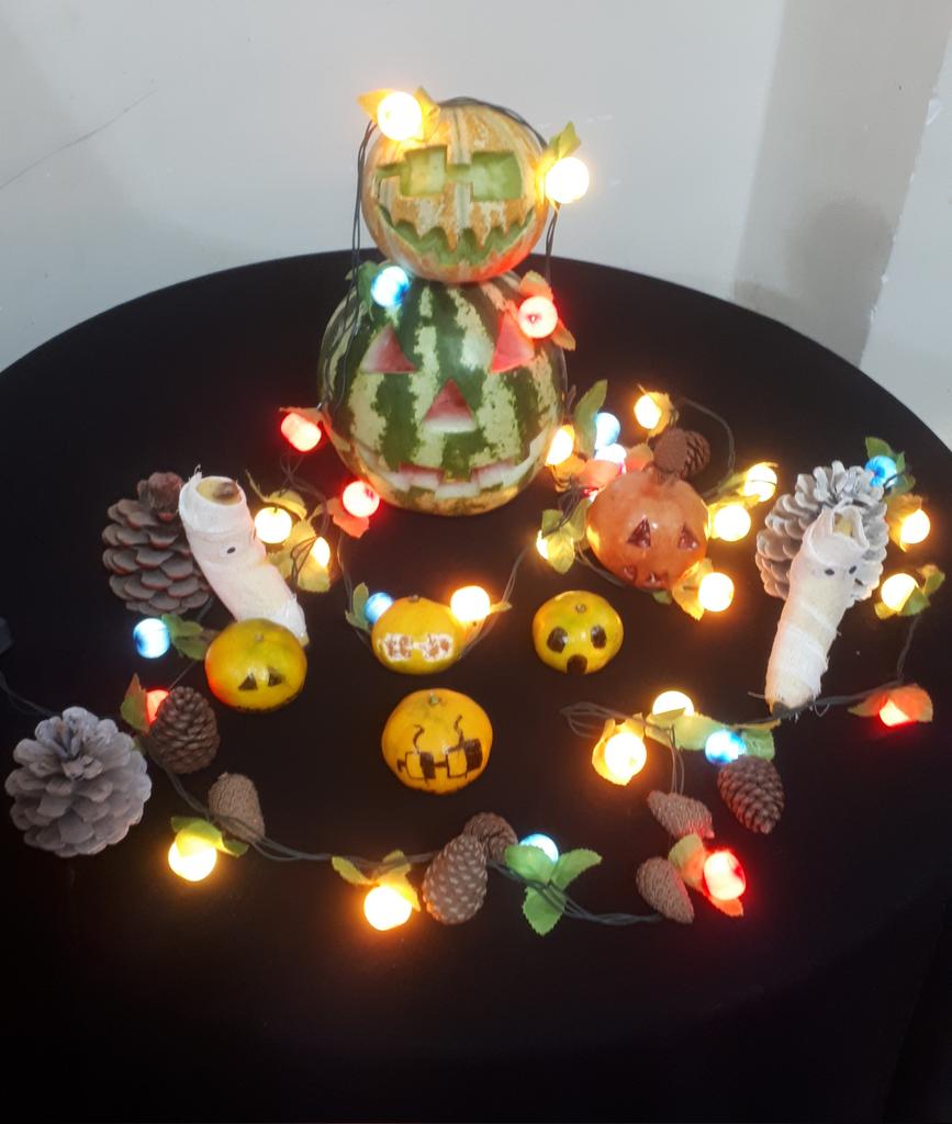 Lena58a's tweet photo. My entry for the carving contest🎃
@MiniNounsNFT 
@parvizmayelzade 
@contestoshi https://t.co/YJmEdHYtIv